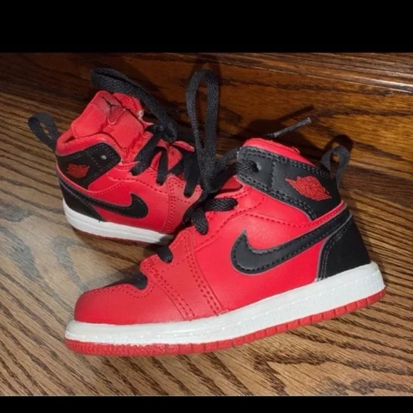 Black and red Air Jordan’s 7C - Picture 5 of 7